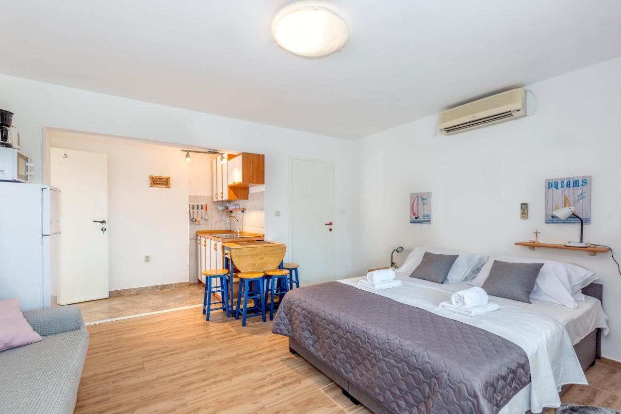 Apartmani Luky 카를로바크 외부 사진