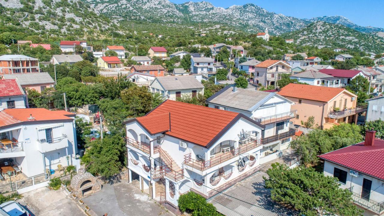 Apartmani Luky 카를로바크 외부 사진
