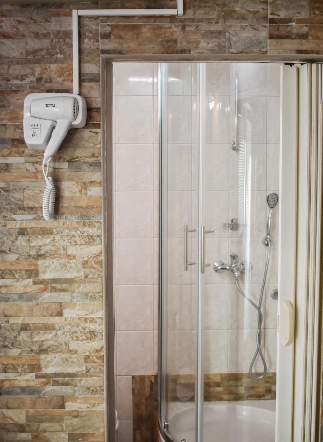 Apartmani Luky 카를로바크 외부 사진