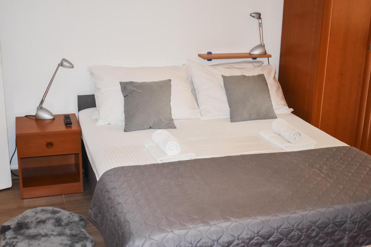 Apartmani Luky 카를로바크 외부 사진