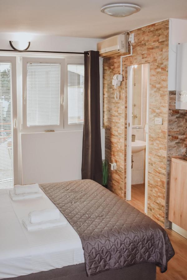 Apartmani Luky 카를로바크 외부 사진