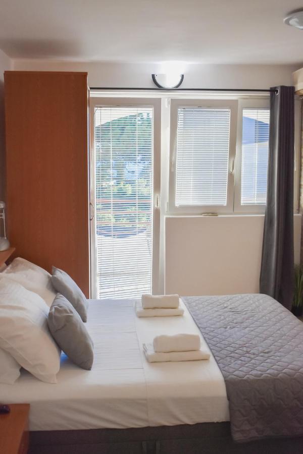 Apartmani Luky 카를로바크 외부 사진